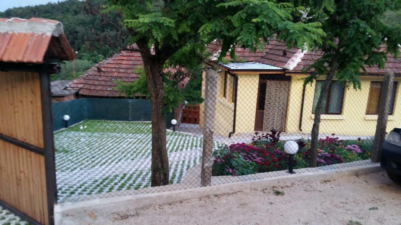 Yanovets Guest House „Ivanovata House” מראה חיצוני תמונה
